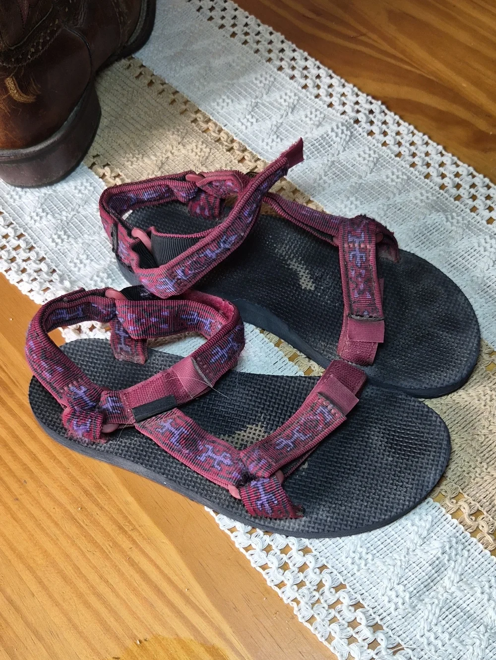 Teva Pink and Black Patterned Strap Sandals Southwestern/Aztec 6
